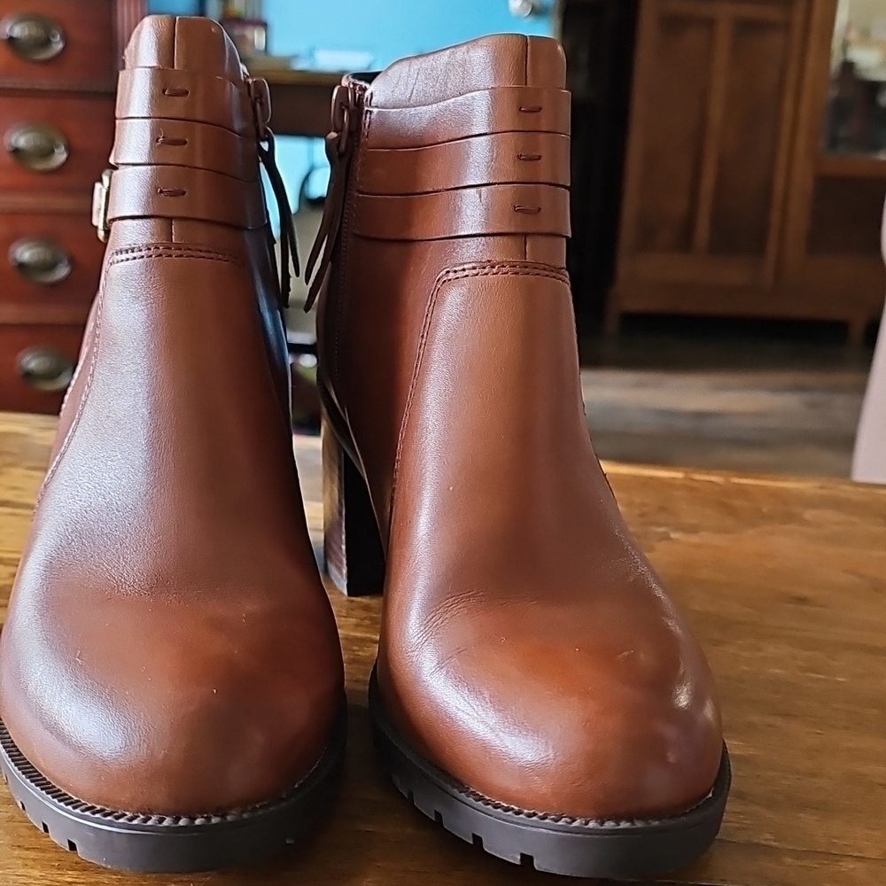 Clarks Malvet Maria Tan Leather Ankle Boot - Size 8M - Picture 8 of 9